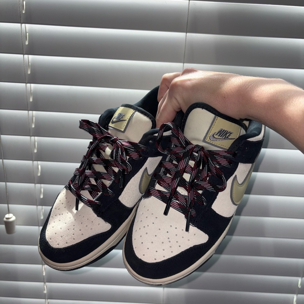 Nike Black and White Sneakers Classic Dunk Design